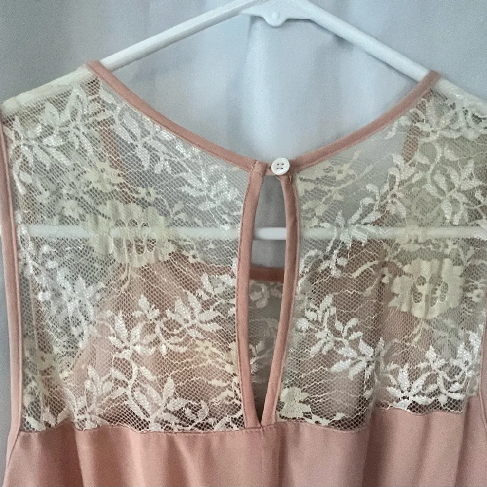 Elegant Peach Lace-Trimmed Dress - Picture 4 of 4